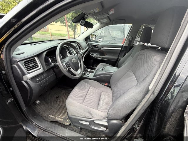 45829132 :رقم المزاد ، 5TDBZRFH1JS883847 vin ، 2018 Toyota Highlander Le مزاد بيع