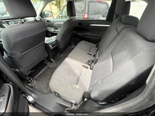 45829132 :رقم المزاد ، 5TDBZRFH1JS883847 vin ، 2018 Toyota Highlander Le مزاد بيع