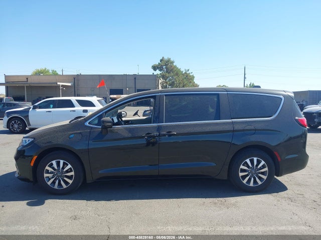 Продажа на аукционе авто 2022 Chrysler Pacifica Hybrid Touring L, vin: 2C4RC1L73NR207511, номер лота: 45829160