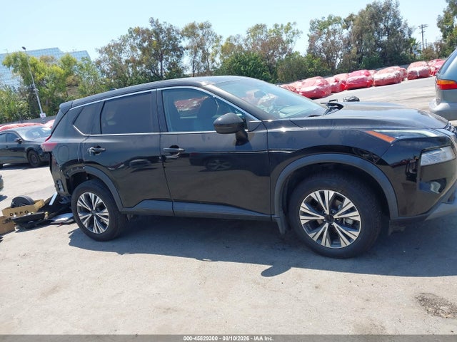 45829300 :رقم المزاد ، 5N1BT3BA1NC700778 vin ، 2022 Nissan Rogue Sv Fwd مزاد بيع
