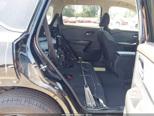 45829300 :رقم المزاد ، 5N1BT3BA1NC700778 vin ، 2022 Nissan Rogue Sv Fwd مزاد بيع