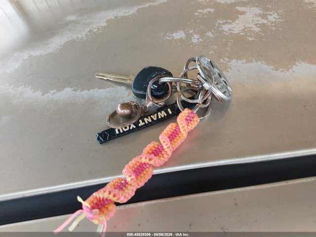 2002 Toyota Camry Le მანქანა იყიდება აუქციონზე, vin: 4T1BE32K82U041218, აუქციონის ნომერი: 45829306