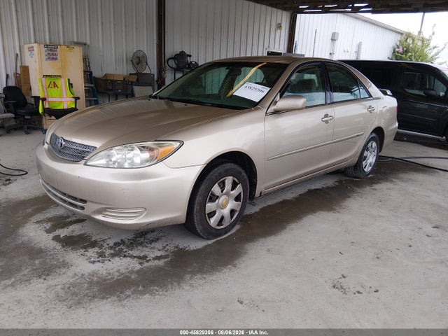 2002 Toyota Camry Le მანქანა იყიდება აუქციონზე, vin: 4T1BE32K82U041218, აუქციონის ნომერი: 45829306