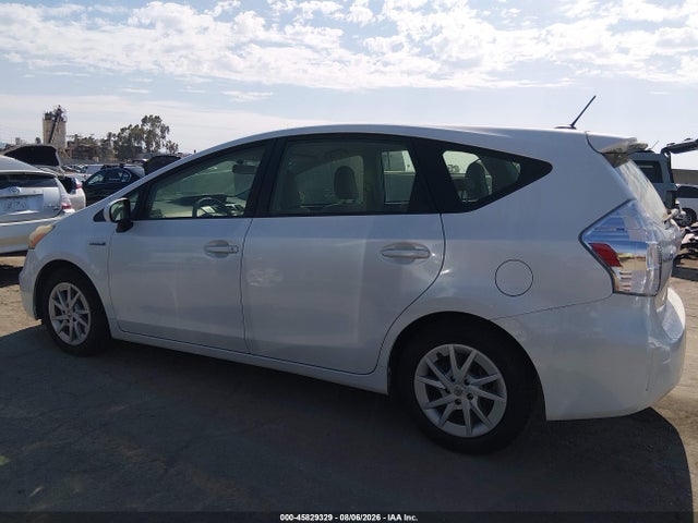 Toyota Prius V Three 2014 JTDZN3EU4EJ009971 Image 14