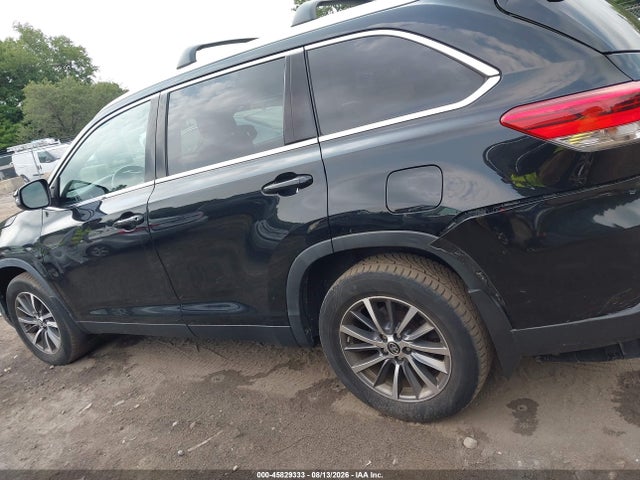 Продажа на аукционе авто 2019 Toyota Highlander Xle, vin: 5TDJZRFH8KS613026, номер лота: 45829333