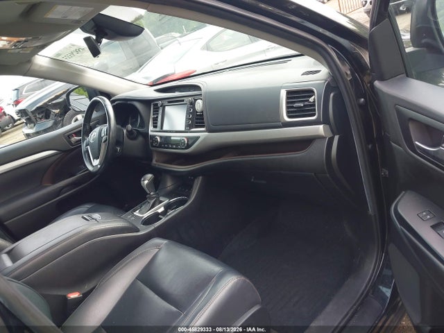 Продажа на аукционе авто 2019 Toyota Highlander Xle, vin: 5TDJZRFH8KS613026, номер лота: 45829333