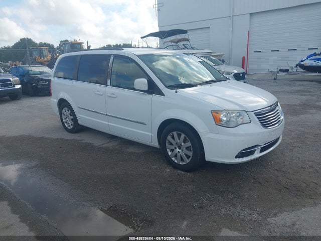 2015 Chrysler Town & Country Touring მანქანა იყიდება აუქციონზე, vin: 2C4RC1BG4FR551559, აუქციონის ნომერი: 45829484