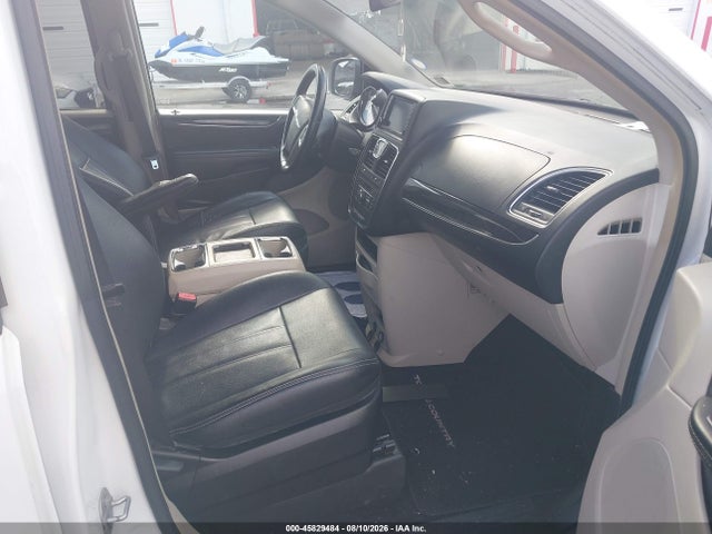 45829484 :رقم المزاد ، 2C4RC1BG4FR551559 vin ، 2015 Chrysler Town & Country Touring مزاد بيع