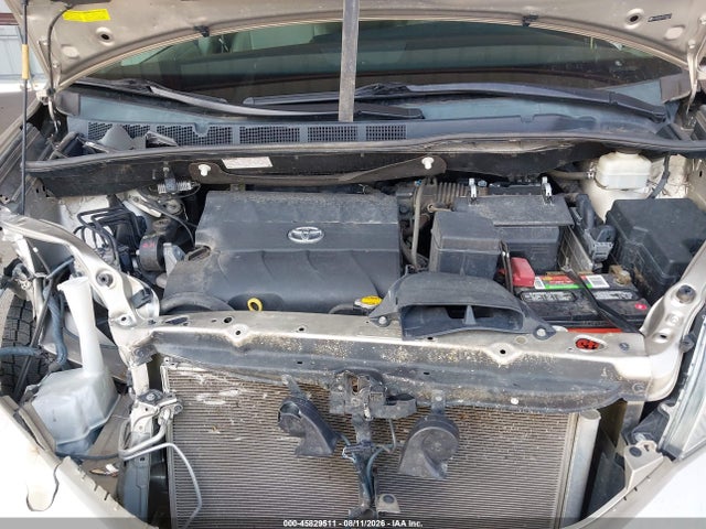 5TDYK3DC3FS550270 Toyota Sienna Xle 8 Passenger
