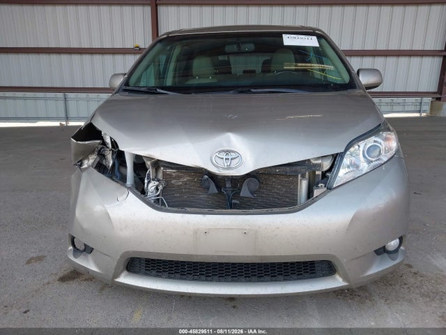 5TDYK3DC3FS550270 Toyota Sienna Xle 8 Passenger