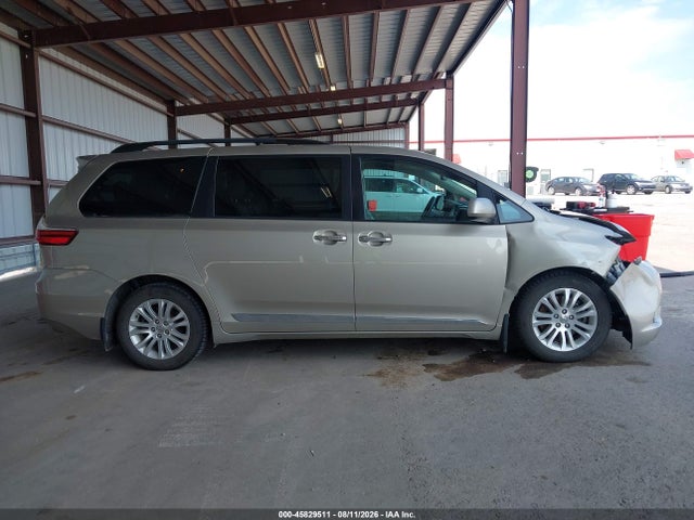 5TDYK3DC3FS550270 Toyota Sienna Xle 8 Passenger
