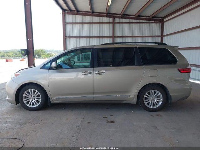5TDYK3DC3FS550270 Toyota Sienna Xle 8 Passenger