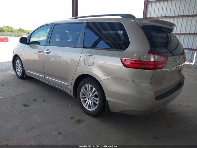5TDYK3DC3FS550270 Toyota Sienna Xle 8 Passenger