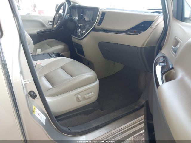 5TDYK3DC3FS550270 Toyota Sienna Xle 8 Passenger