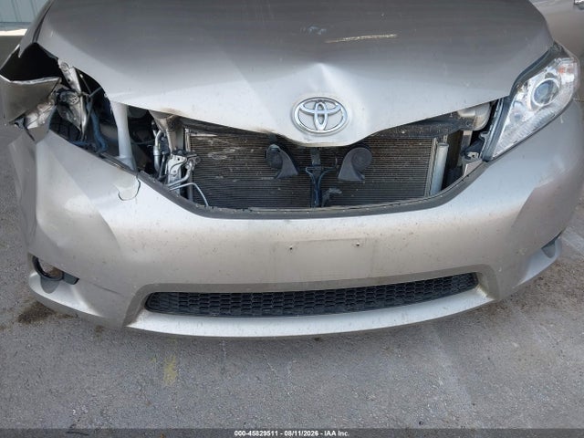 5TDYK3DC3FS550270 Toyota Sienna Xle 8 Passenger