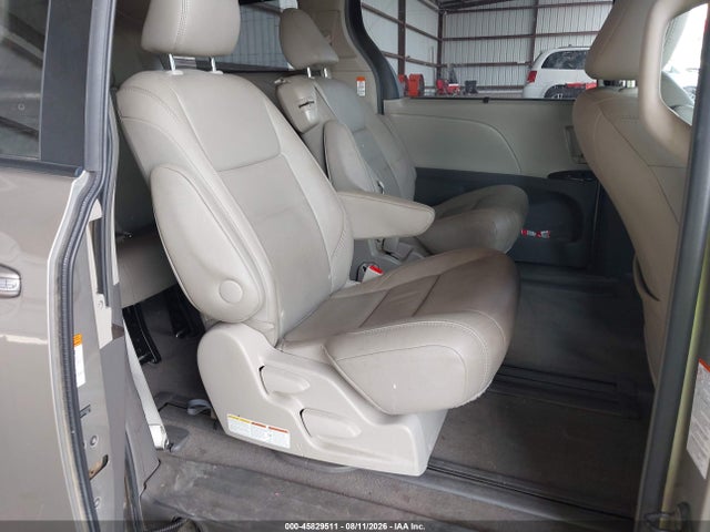 5TDYK3DC3FS550270 Toyota Sienna Xle 8 Passenger