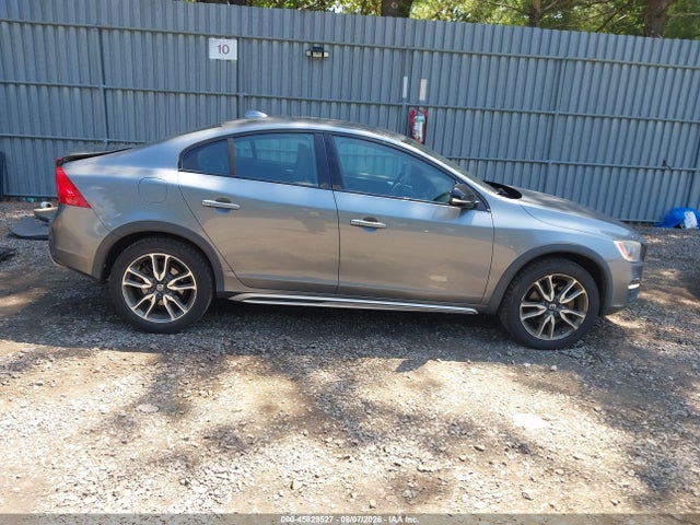 Продажа на аукционе авто 2017 Volvo S60 Cross Country T5, vin: YV440MUM4H2004765, номер лота: 45829527