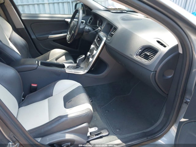 Продажа на аукционе авто 2017 Volvo S60 Cross Country T5, vin: YV440MUM4H2004765, номер лота: 45829527