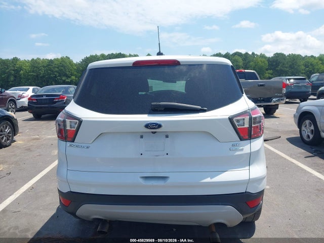 45829569 :رقم المزاد ، 1FMCU0GD5HUB03800 vin ، 2017 Ford Escape Se مزاد بيع