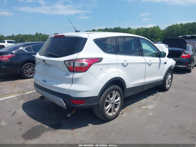 45829569 :رقم المزاد ، 1FMCU0GD5HUB03800 vin ، 2017 Ford Escape Se مزاد بيع