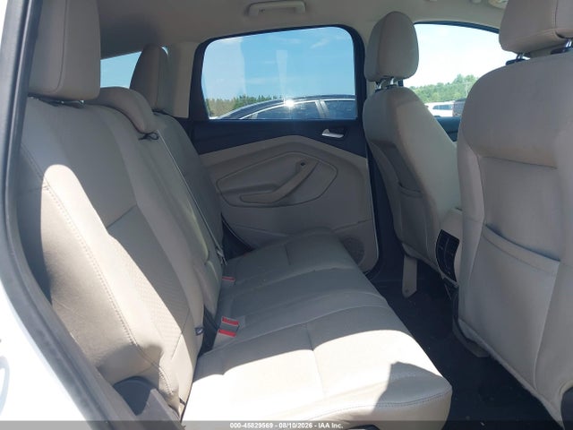 45829569 :رقم المزاد ، 1FMCU0GD5HUB03800 vin ، 2017 Ford Escape Se مزاد بيع