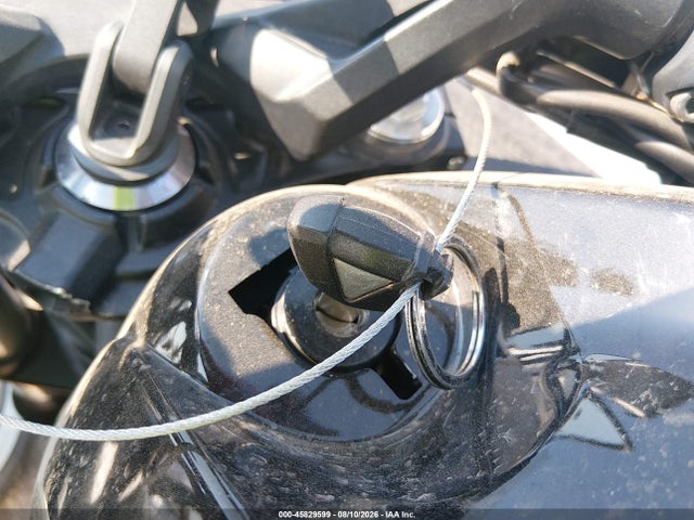 Kawasaki Ex650 F 2019 JKAEXEK13KDA33443 Image 11