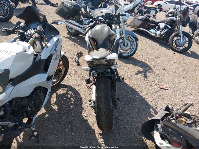 Kawasaki Ex650 F 2019 JKAEXEK13KDA33443 Image 6
