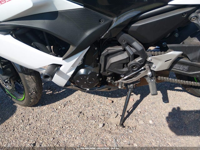 Kawasaki Ex650 F 2019 JKAEXEK13KDA33443 Image 9
