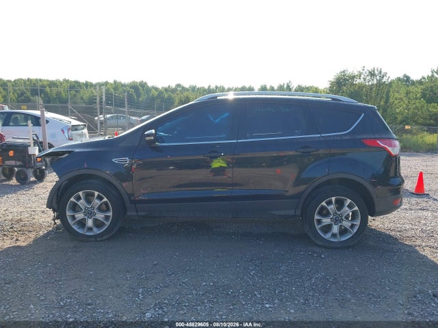 45829605 :رقم المزاد ، 1FMCU9J92FUB03873 vin ، 2015 Ford Escape Titanium مزاد بيع