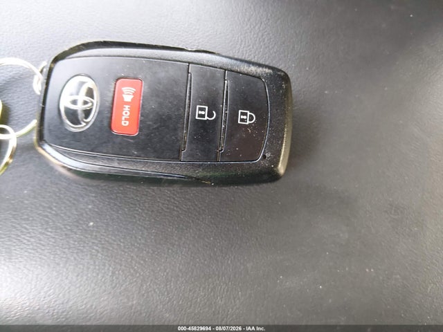 Toyota Prius Le 2024 JTDACAAU9R3023551 Image 11