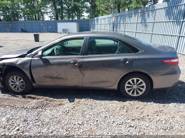 Продажа на аукционе авто 2015 Toyota Camry Le, vin: 4T4BF1FK4FR470606, номер лота: 45829698