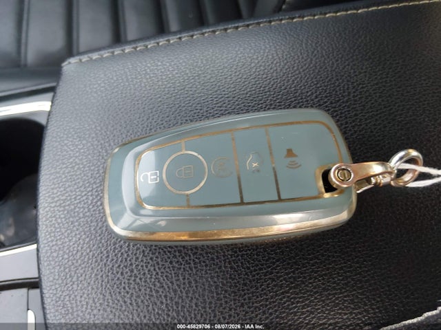 3FA6P0HD9HR211163 Ford FUSION SE