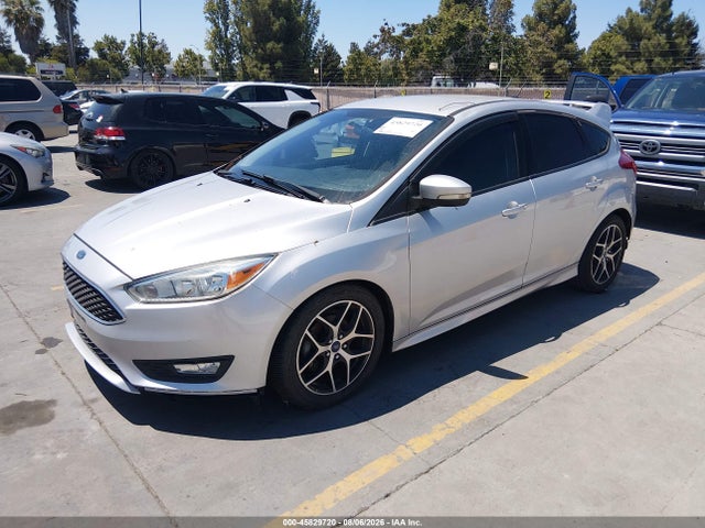 Ford FOCUS SE 2015 1FADP3K25FL358365 Image 2