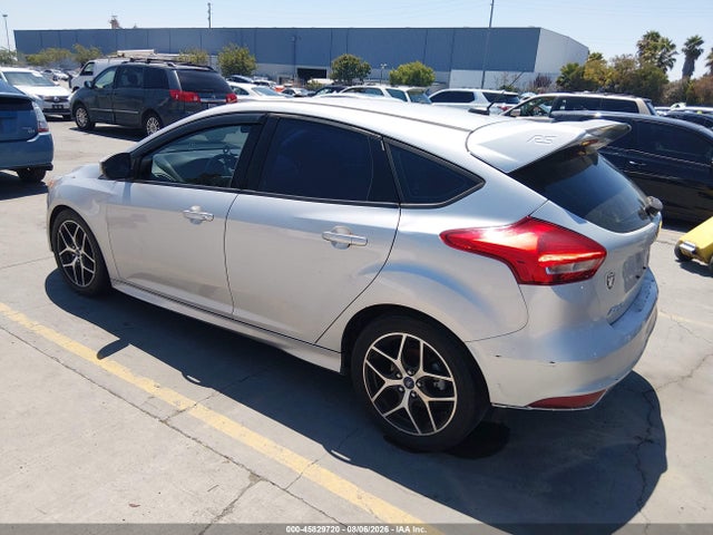 Ford FOCUS SE 2015 1FADP3K25FL358365 Image 3