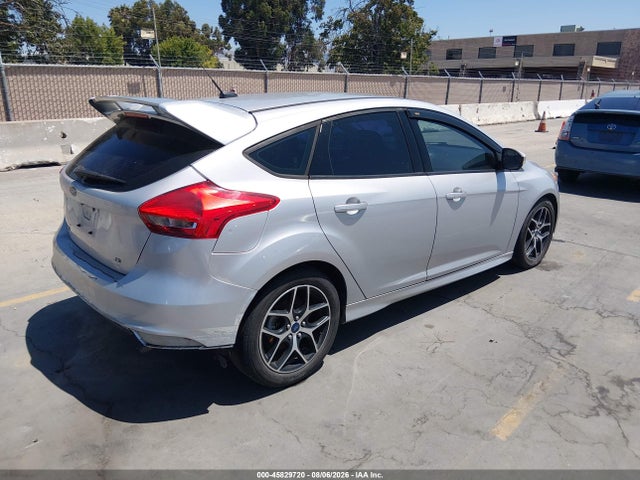 Ford FOCUS SE 2015 1FADP3K25FL358365 Image 4
