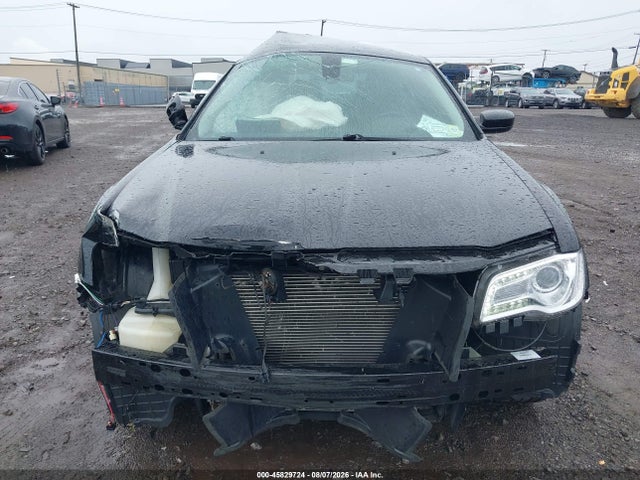 2017 Chrysler 300 Limited Awd მანქანა იყიდება აუქციონზე, vin: 2C3CCARG0HH617971, აუქციონის ნომერი: 45829724