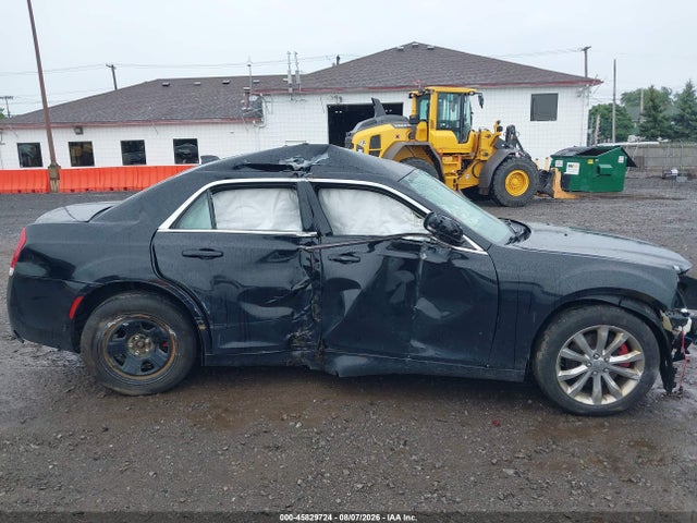 2017 Chrysler 300 Limited Awd მანქანა იყიდება აუქციონზე, vin: 2C3CCARG0HH617971, აუქციონის ნომერი: 45829724