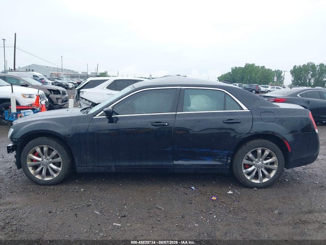 2017 Chrysler 300 Limited Awd მანქანა იყიდება აუქციონზე, vin: 2C3CCARG0HH617971, აუქციონის ნომერი: 45829724