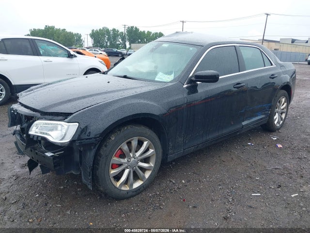 2017 Chrysler 300 Limited Awd მანქანა იყიდება აუქციონზე, vin: 2C3CCARG0HH617971, აუქციონის ნომერი: 45829724