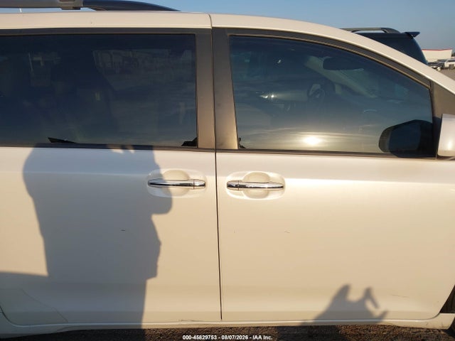 2017 Toyota Sienna Xle Premium 8 Passenger მანქანა იყიდება აუქციონზე, vin: 5TDYZ3DC9HS767501, აუქციონის ნომერი: 45829753