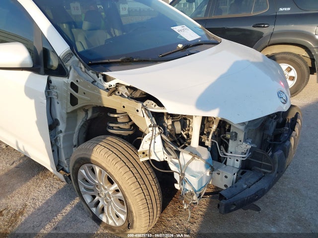 2017 Toyota Sienna Xle Premium 8 Passenger მანქანა იყიდება აუქციონზე, vin: 5TDYZ3DC9HS767501, აუქციონის ნომერი: 45829753