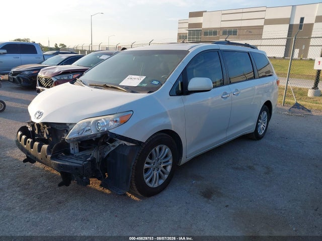 2017 Toyota Sienna Xle Premium 8 Passenger მანქანა იყიდება აუქციონზე, vin: 5TDYZ3DC9HS767501, აუქციონის ნომერი: 45829753