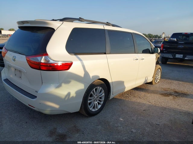 2017 Toyota Sienna Xle Premium 8 Passenger მანქანა იყიდება აუქციონზე, vin: 5TDYZ3DC9HS767501, აუქციონის ნომერი: 45829753