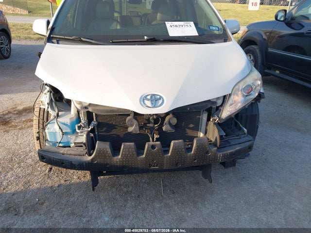 2017 Toyota Sienna Xle Premium 8 Passenger მანქანა იყიდება აუქციონზე, vin: 5TDYZ3DC9HS767501, აუქციონის ნომერი: 45829753