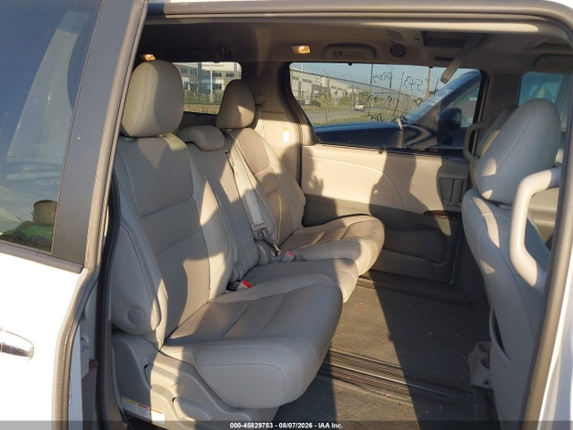 2017 Toyota Sienna Xle Premium 8 Passenger მანქანა იყიდება აუქციონზე, vin: 5TDYZ3DC9HS767501, აუქციონის ნომერი: 45829753