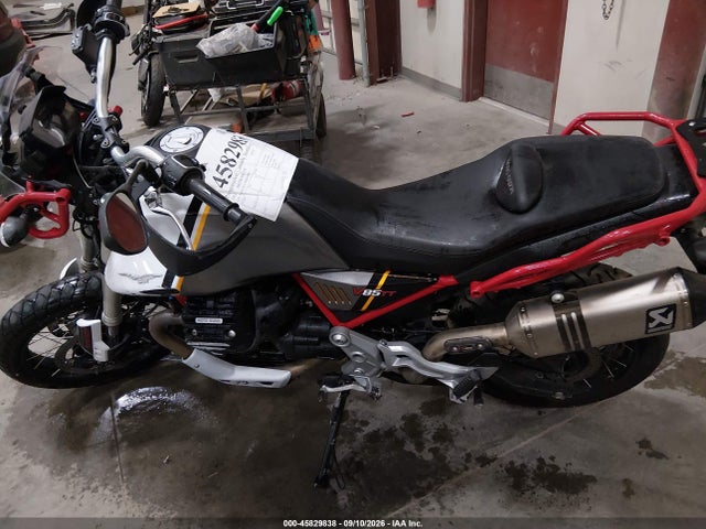 Moto Guzzi V85 Tt 2021 ZGUKYUA09MM000212 Image 13