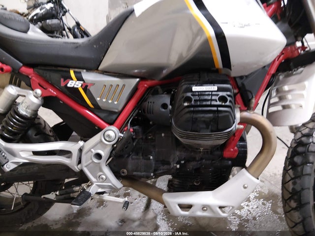 Moto Guzzi V85 Tt 2021 ZGUKYUA09MM000212 Image 8