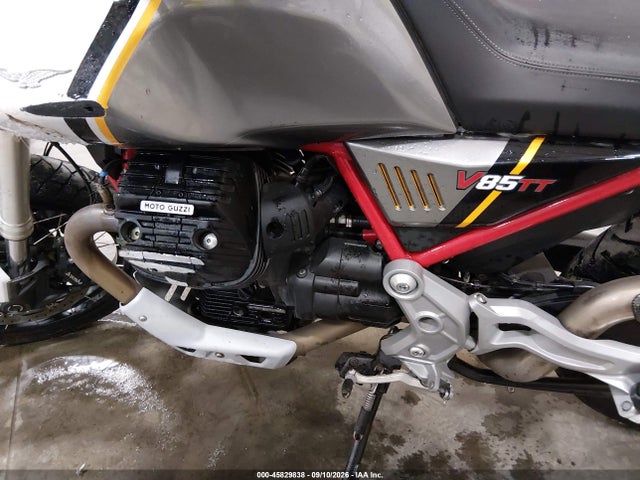 Moto Guzzi V85 Tt 2021 ZGUKYUA09MM000212 Image 9