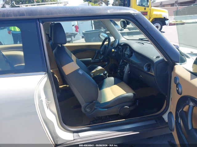 2005 Mini Cooper მანქანა იყიდება აუქციონზე, vin: WMWRC33515TK61468, აუქციონის ნომერი: 45830041