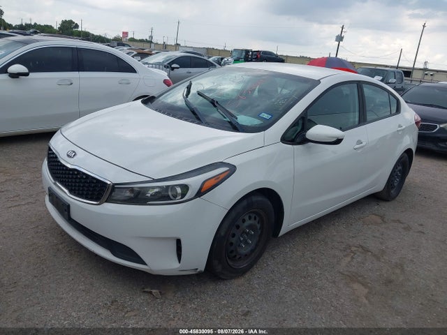 45830095 :رقم المزاد ، 3KPFK4A71JE229142 vin ، 2018 Kia Forte Lx مزاد بيع